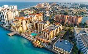 Holiday Inn And Suites Clearwater Beach Florida